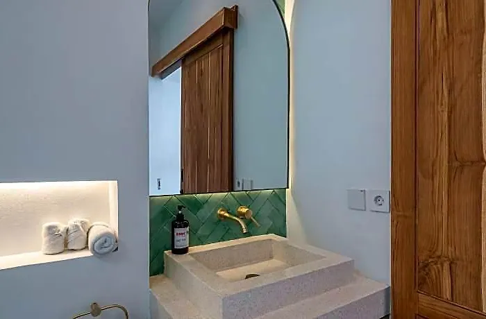 Saposan - Modern And Stylish 2br Escape In Canggu